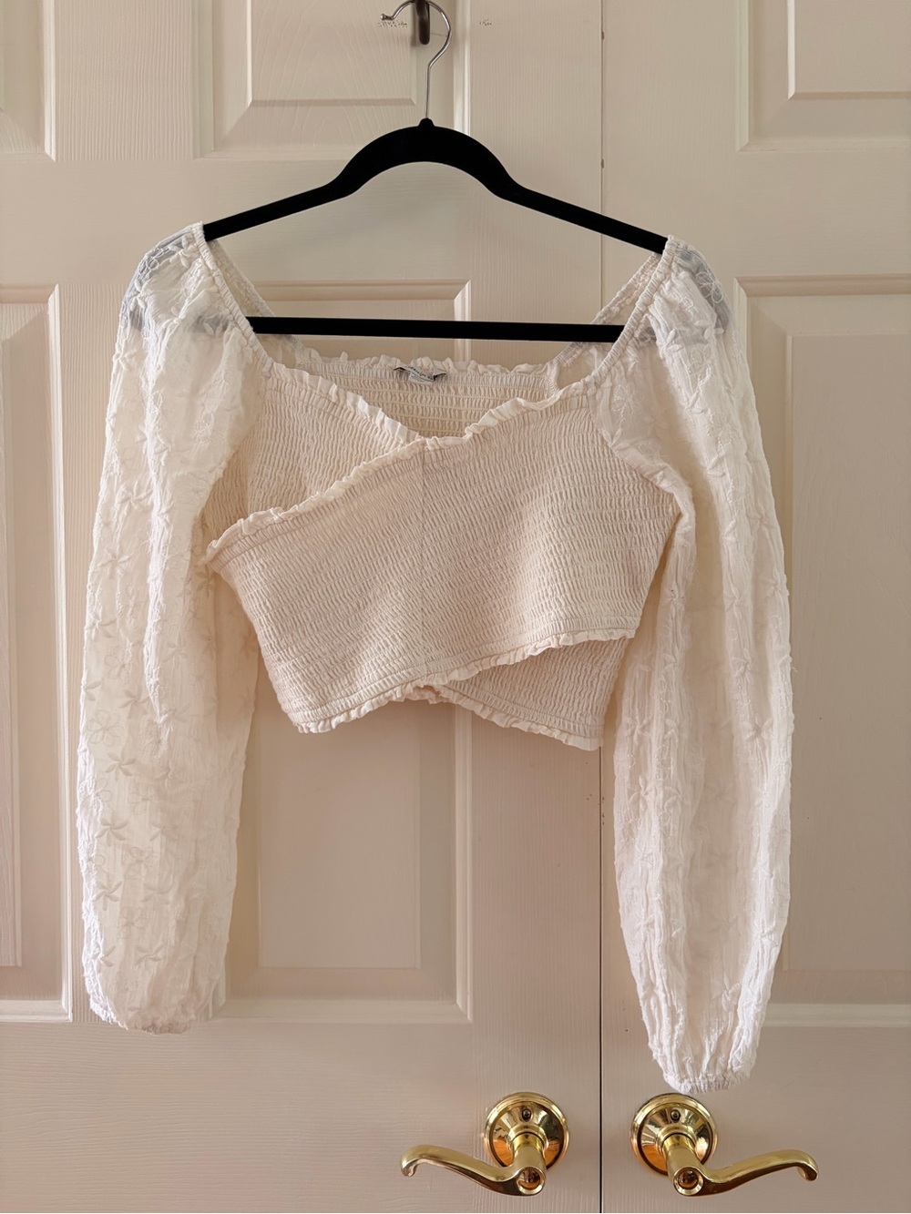 American Eagle Outfitters Cream Smocked Lace Sleeve Crop Top